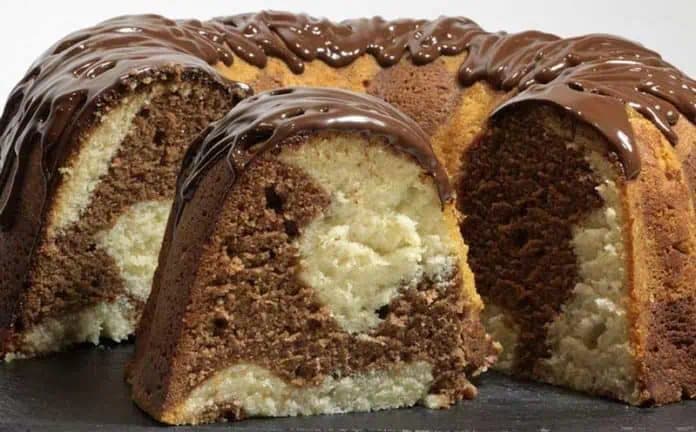 Kúzelná bábovka bez vajec a kvapky mlieka: Recept priamo od vychýreného cukrára, chuť je úžasná!