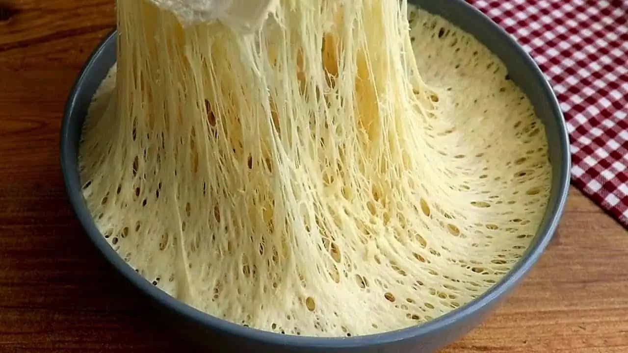Už nenakupujem CHLIEB v supermarkete: Najjednoduchší recept robím doma len zo 4 prísad!