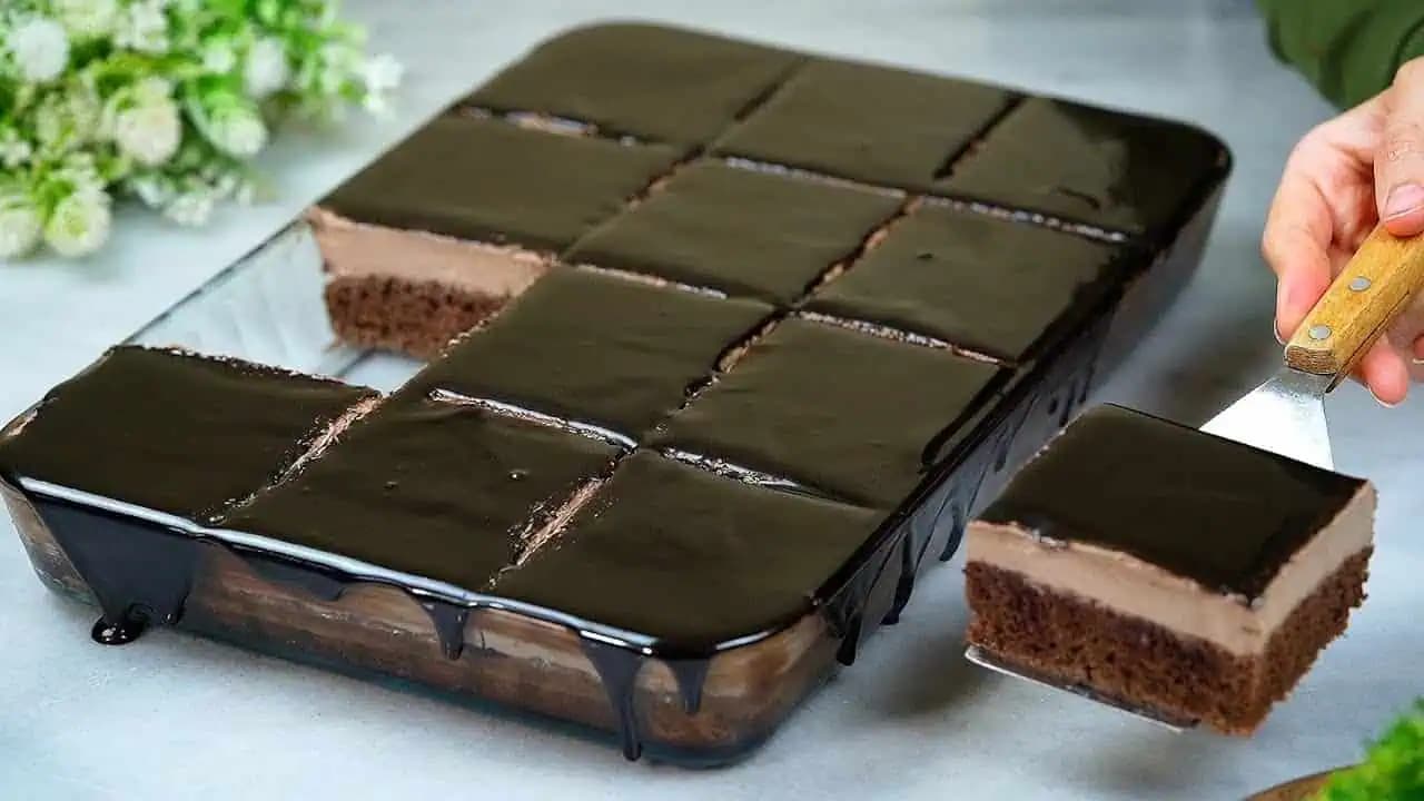 Rýchly a ľahký čokoládový koláč z MIXÉRA: Doniesla som ho na oslavu a každý pýtal recept!