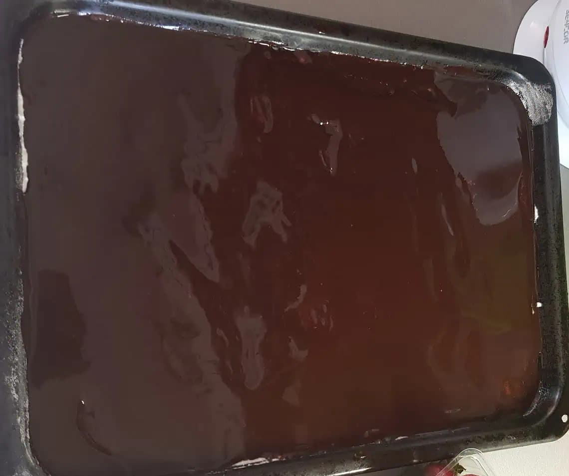 CHEESECAKE na plechu: Úžasný krémový koláč s lekvárom a čokopolevou!