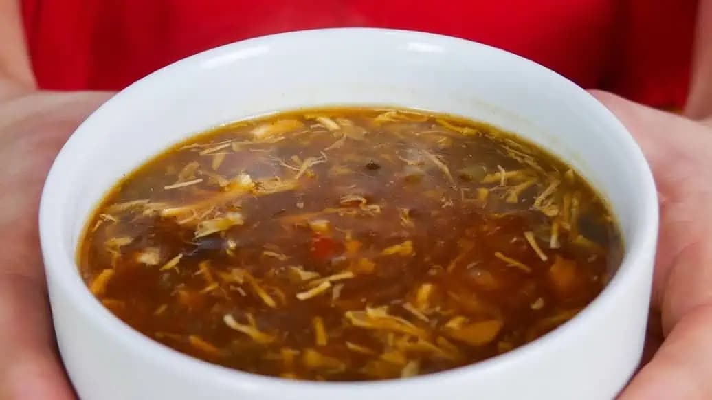 Vynikajúca OSTROKYSLÁ polievka s kuracím mäsom, ktorú si viete rýchlo pripraviť doma: Nič lepšie som dávno nejedla!