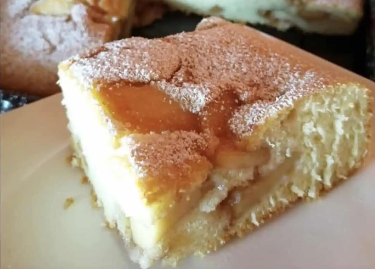 Vynikajúci jablkový koláč s orechmi podľa jednoduchého receptu