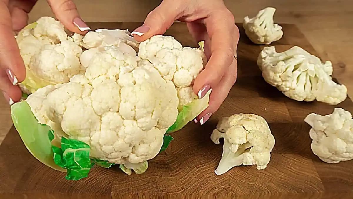 Keď ochutnáte, KARFIOL už nikdy nebudete vyprážať: Toto u nás doma milujú aj tí, čo karfiol inak nemusia (RECEPT)!