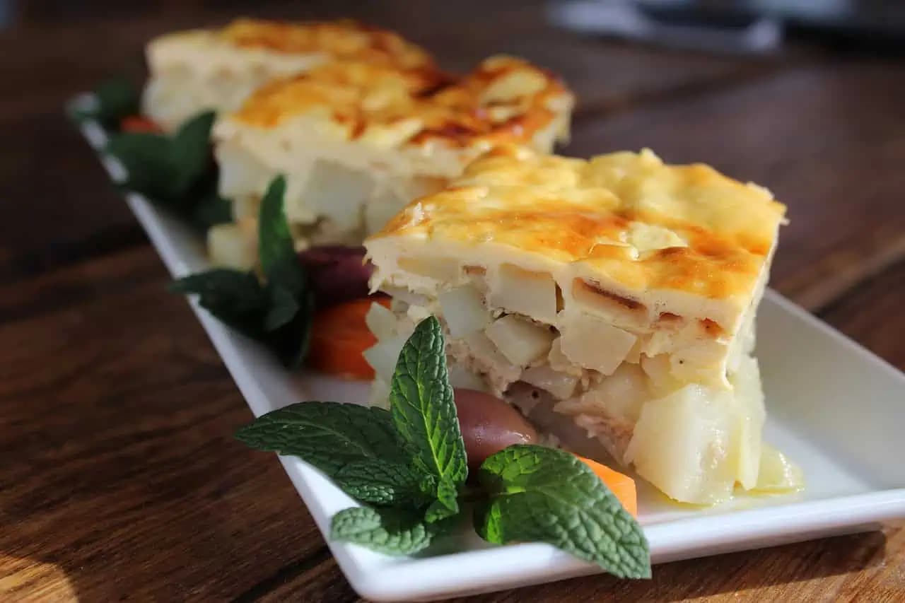 Recept, ktorý premení aj obyčajné zemiaky na vynikajúci kompletný obed: Také jednoduché a pritom taká mňamka!