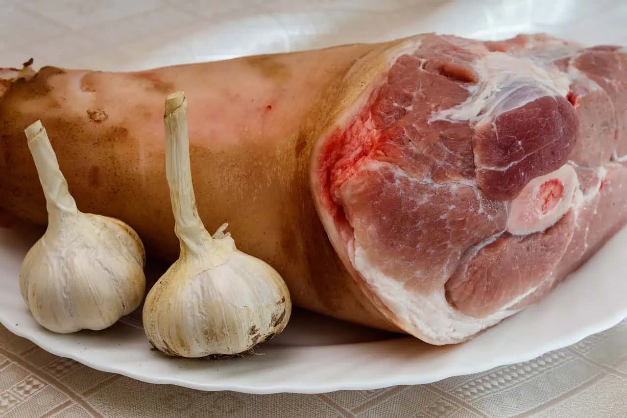 Takto pripravené bravčové koleno je hotová lahôdka: Táto vynikajúca marináda mu dodá tú správnu chuť!