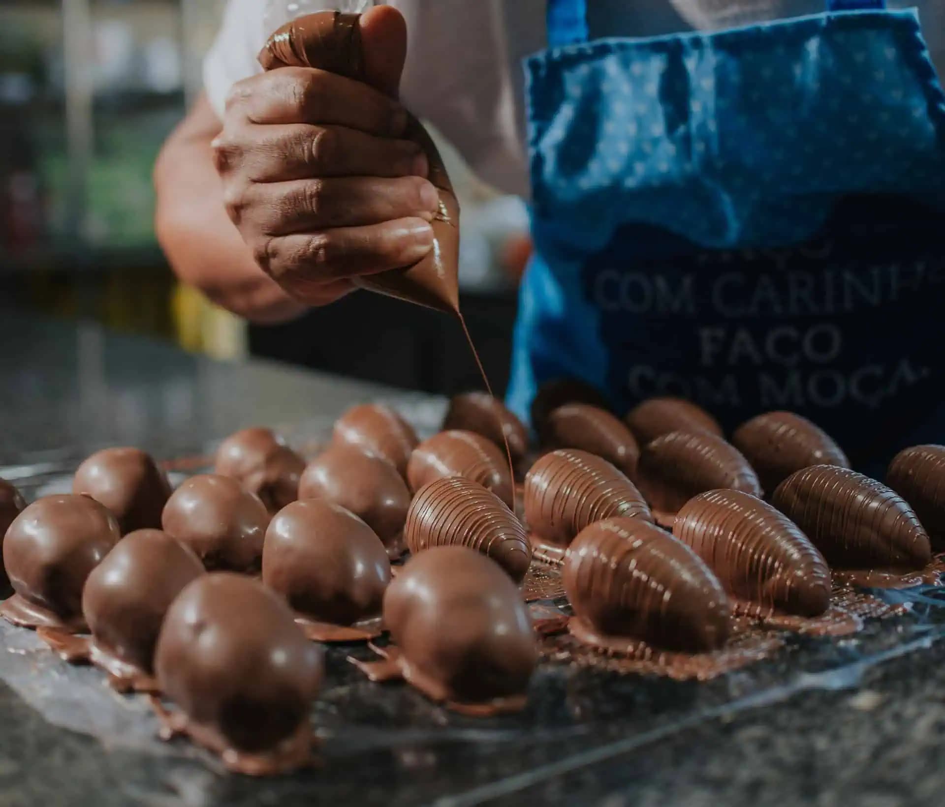 Veľmi chutné čokoládové guľky plnené kokosom: Chutia výborne vo všedný deň, aj počas vianočných sviatkov!
