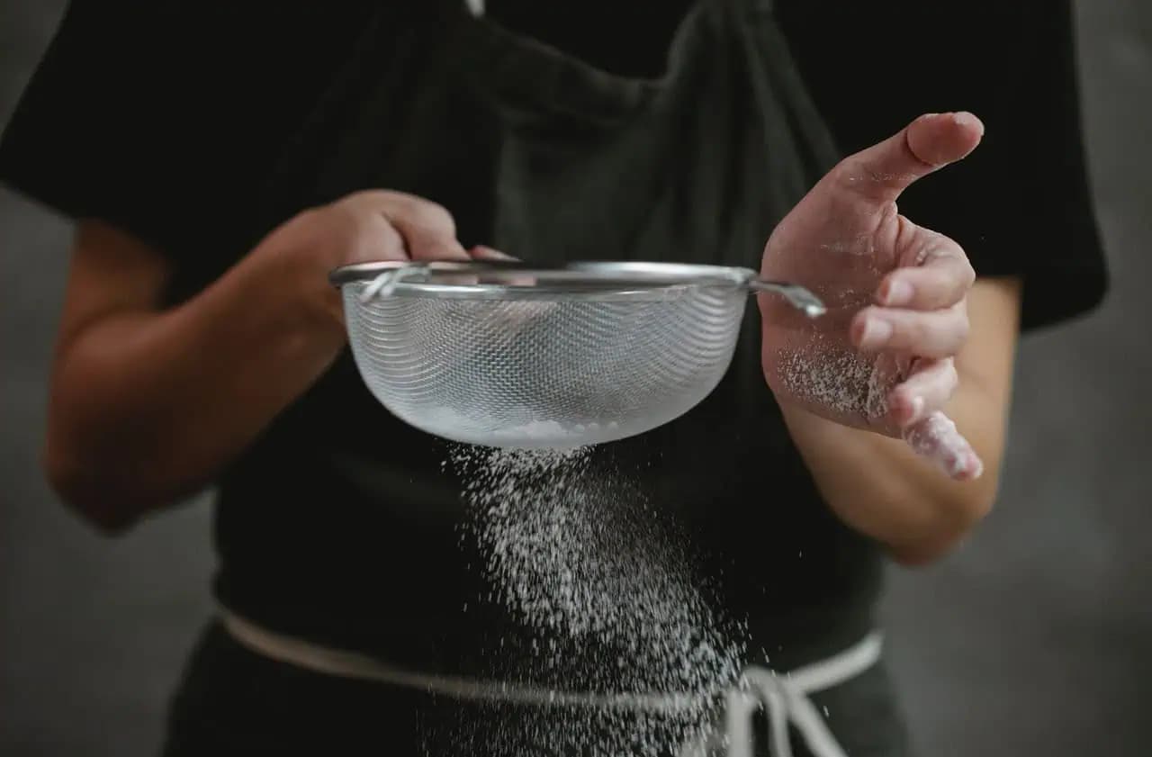 SLÁVNA TORTA: Famózny rýchly a jednoduchý koláč len s 1 vajíčkom – hotový za 15 minút a vonia celá kuchyňa!
