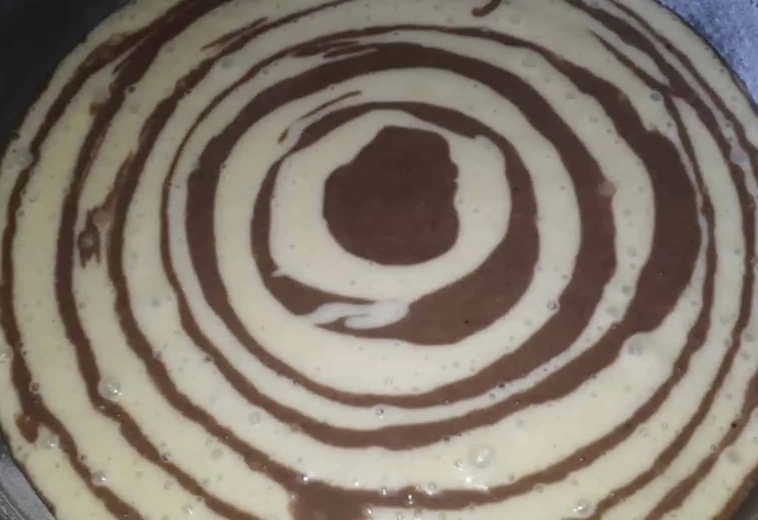 Zmiešajte kondenzované mlieko so želatínou a máte základ na fantastický novoročný dezert: Netreba ho piecť a je raz dva hotový!