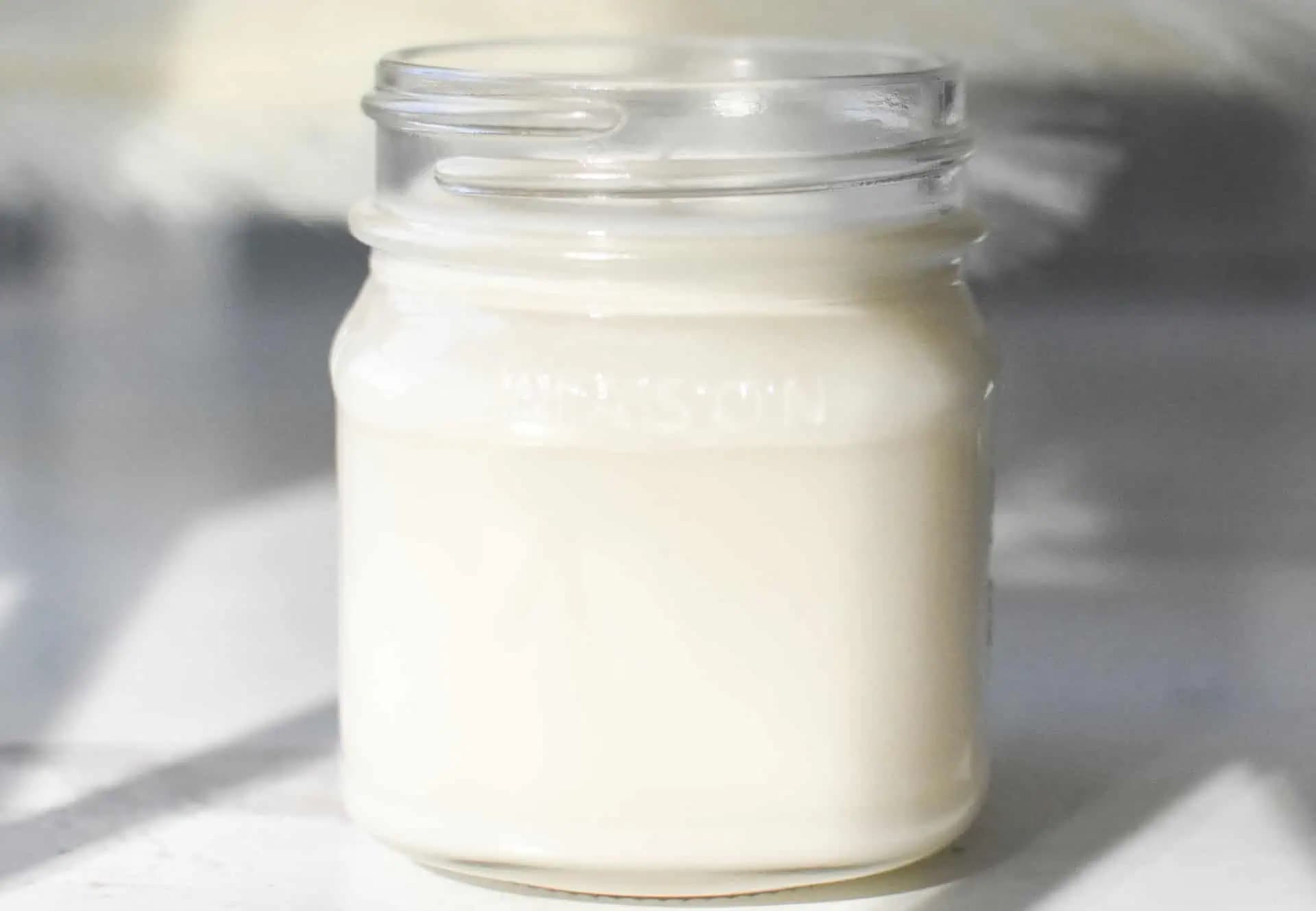Dajte variť obyčajný jogurt a už nemusíte kupovať SYR v obchode: Iba 3 ingrediencie, málokto to pozná!