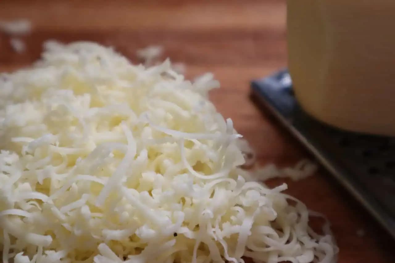 Zapekané cestoviny so šunkou a bielou omáčkou: SUPER chutný obed za 15 minút!