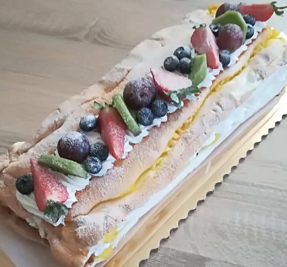 Legendárne KARDINÁL rezy: Úžasný piškótovo krémový koláč s džemom, ktorý svojou chuťou dostane každého.
