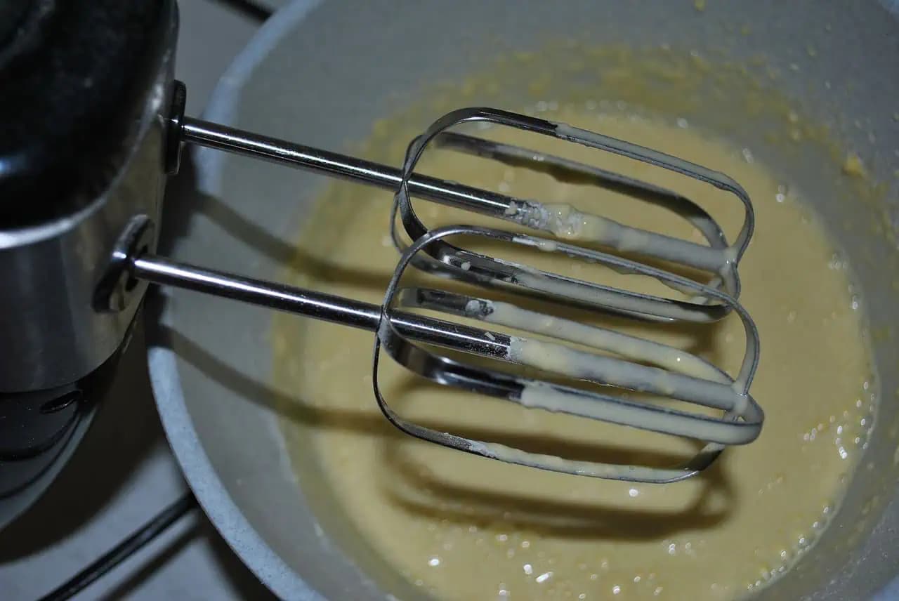 Zmiznú za 1 minútu: Rýchly a jednoduchý recept na skutočnú BOMBU. Šľahačkové MINI koláčiky!