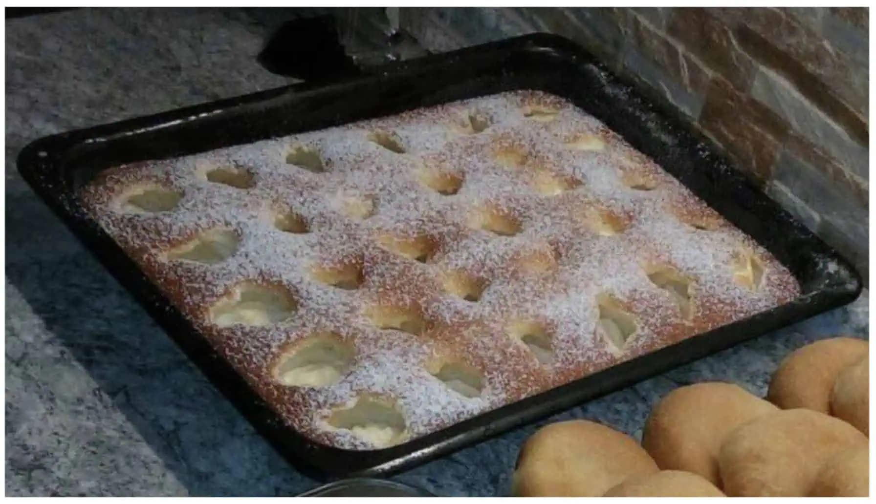 MAĎARSKÝ tvarohový koláč s marhuľami: Tento RECEPT tromfne aj bublaninu, hotový je hneď!