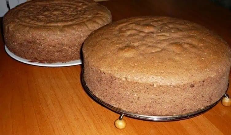 Dnes už konečne viem, ako pripraviť najjednoduchší korpus na TORTU – vždy sa vydarí: Tento recept som hľadala roky!