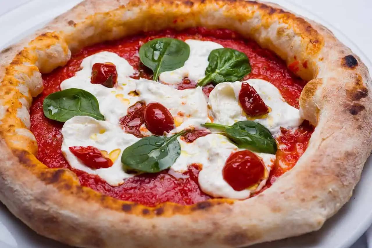 Výborná domáca pizza podľa taniera: Tento tajný trik ma naučili známi z Talianska!