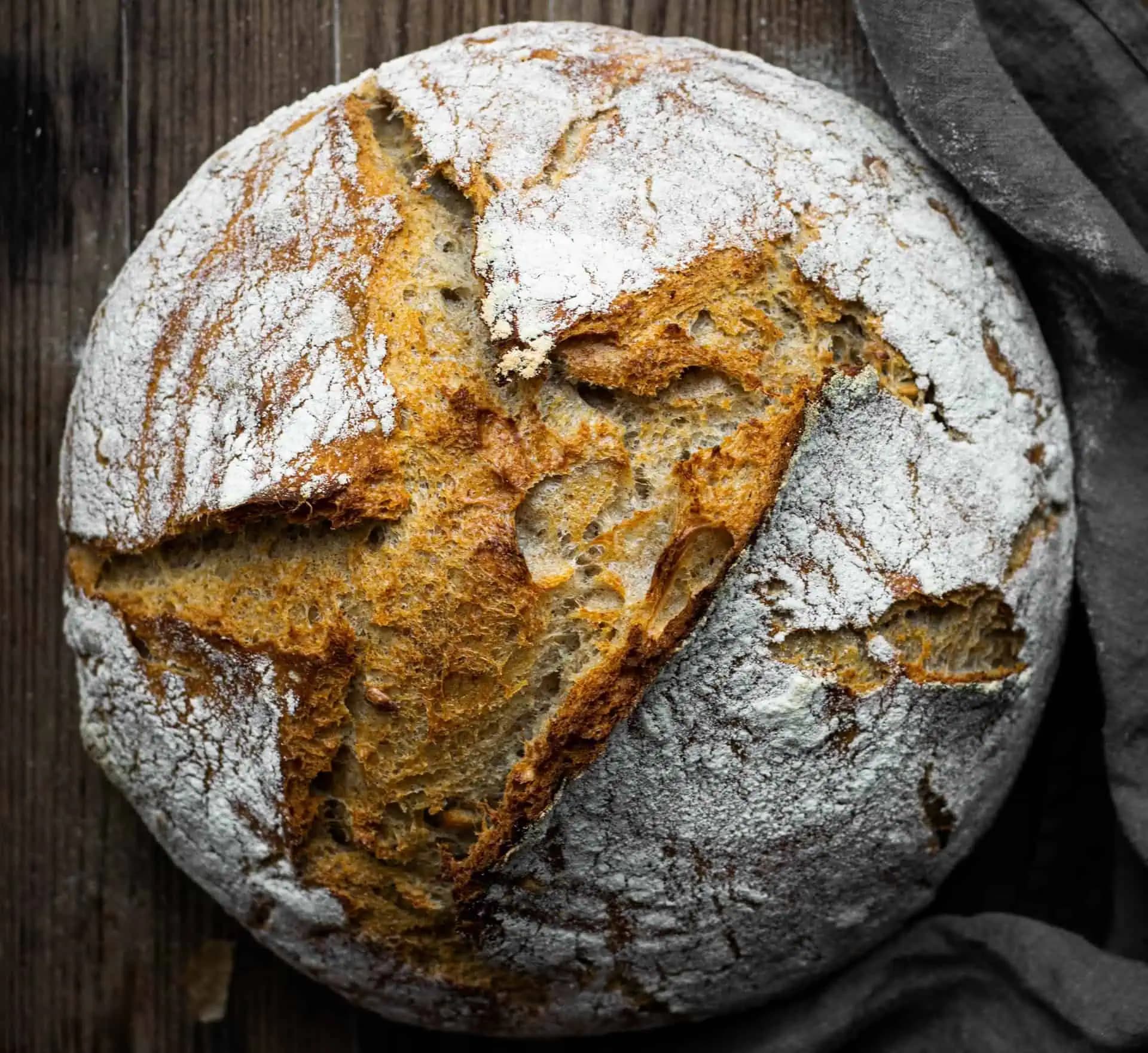 Moja stará mama takto piekla vidiecky chlieb: Najchutnejší domáci chlieb, aký ste kedy jedli!