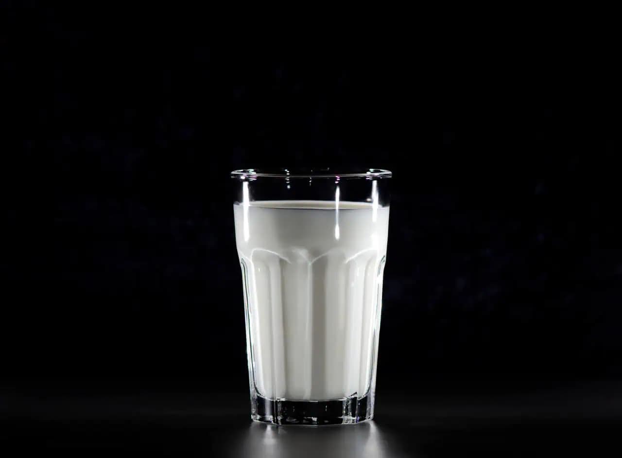 Vezmem kefír a pečiem chutné sušienky, ktoré sú hotové za 25 minút: Jednoduchý recept pre lenivých!