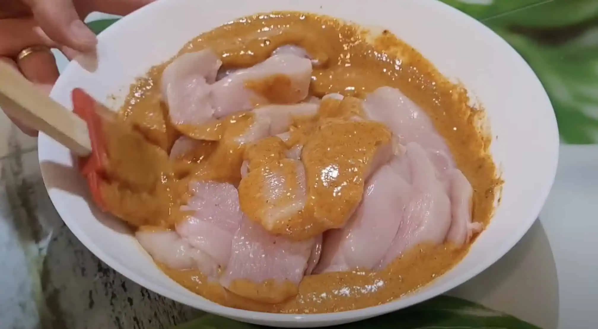 Minútkové kuracie prsia v jemnej horčicovej marináde: Je to lepšie ako vyprážaný rezeň (RECEPT)!