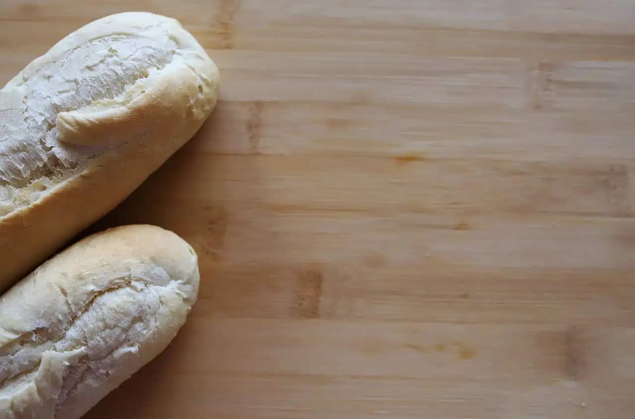 Domáce chrumkavé mini bagety: Bez námahy, veľmi jednoduché na prípravu!