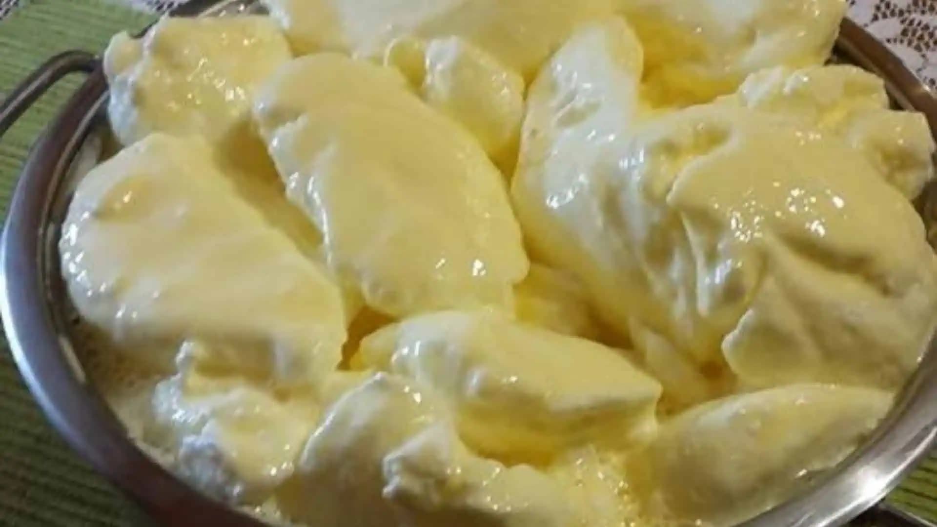 Nie všetci Slováci si pamätajú názov dezertu na tejto fotke: Mám rozprávkovo jednoduchý RECEPT – vráti vás späť do detstva!