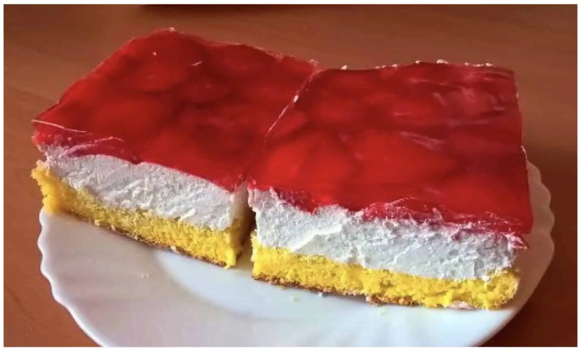 Úžasné ŽELÉ kocky s jahodami: Fantastický koláč s kyslou smotanou a ovocím, deti ho doslova milujú!