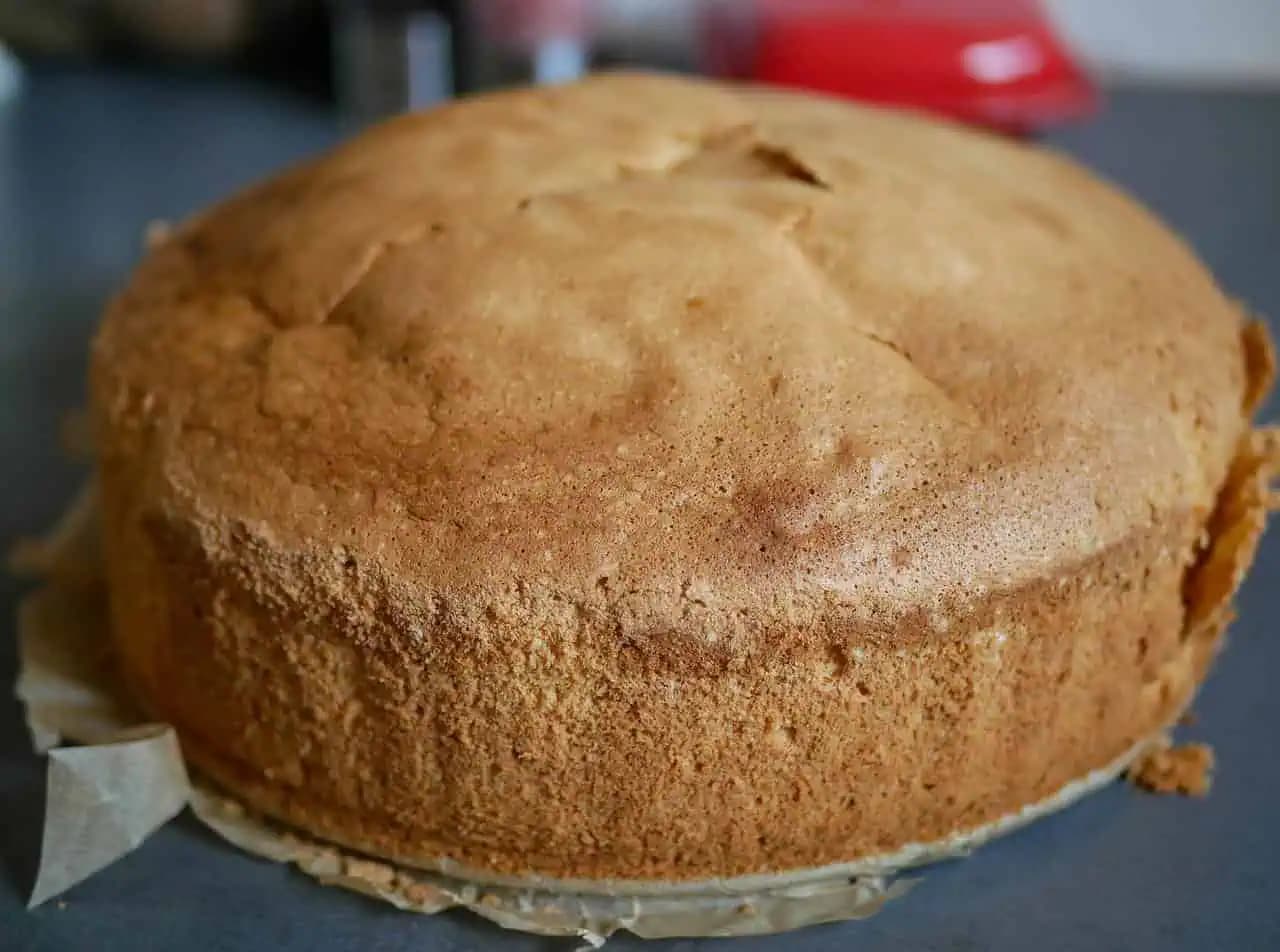 Dokonalá piškótová torta, ktorá nikdy nespadne: Jemná, vzdušná a veľmi chutná torta!