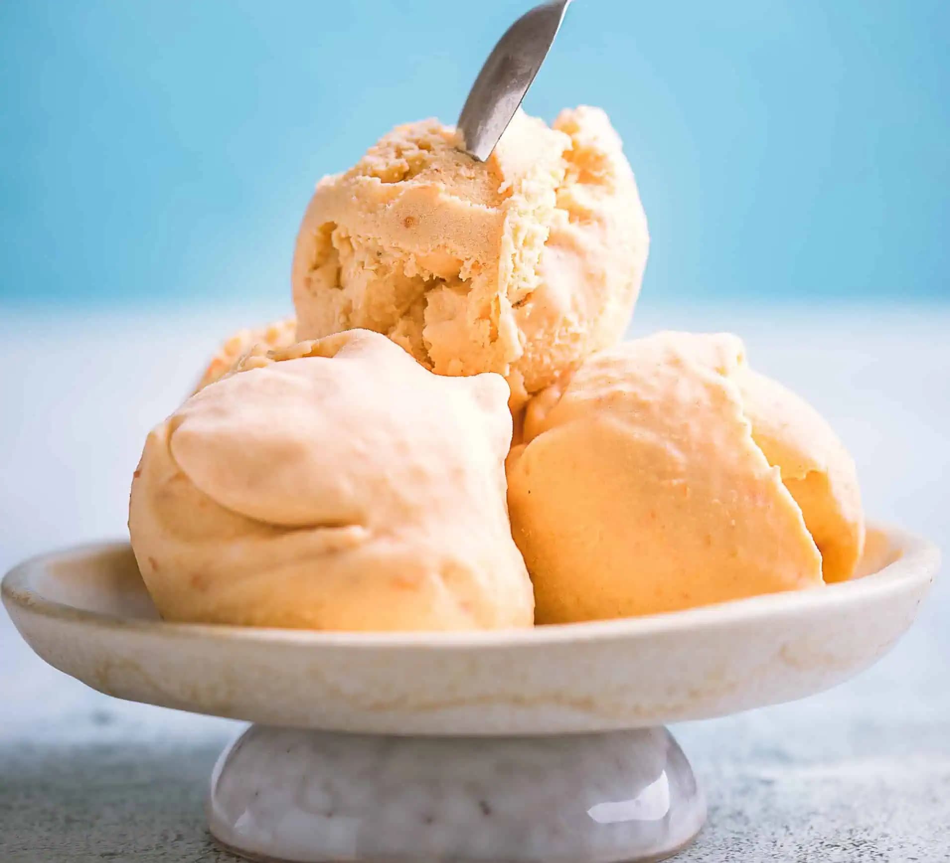 Domáca vanilková smotanová zmrzlina: Recept na najlepšiu letnú pochúťku!