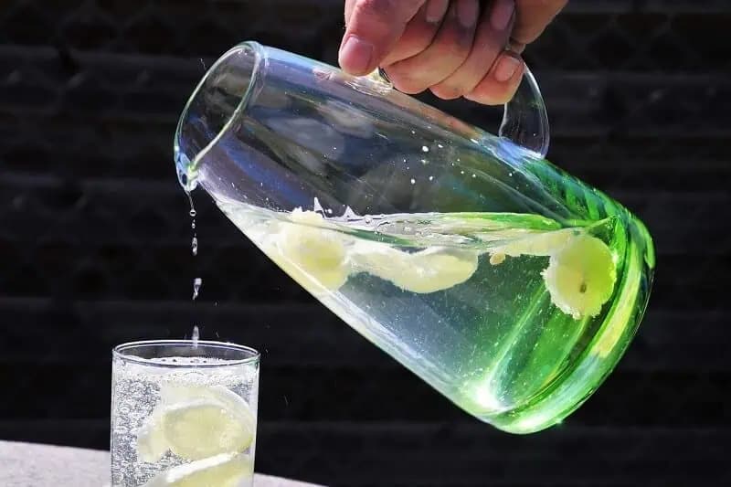 Poznáte JAPONSKÚ vodu? TU je recept, ktorý pomáha pri chudnutí, posilňuje imunitný systém, upravuje krvný tlak a znižuje cholesterol!