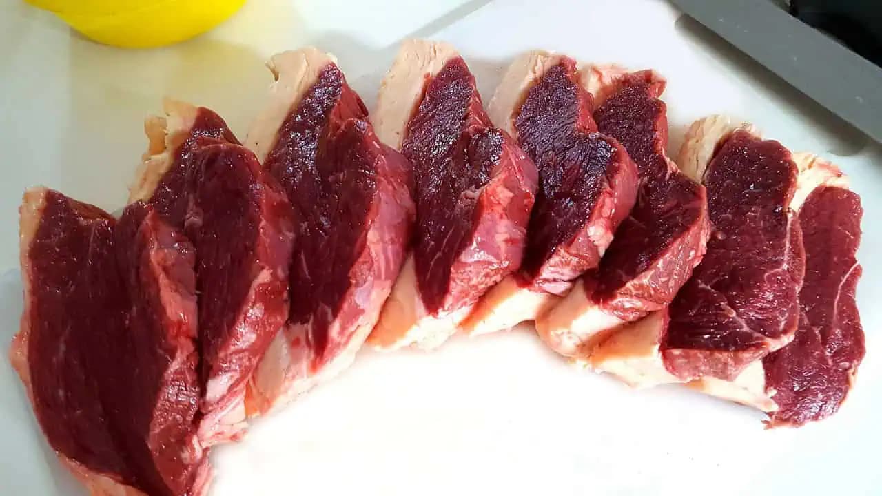 Tajomstvo, ako pripraviť NAJJEMNEJŠIE hovädzie mäsko: Rýchle a jednoduché – rozpadá sa na jazyku!