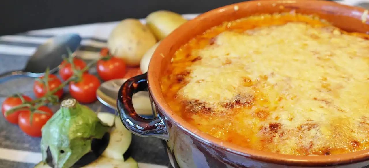 Obed pre štíhly pás: Zapečená cuketa s mozzarellou – výborný, sýty a zdravý obed, je úplne fit!