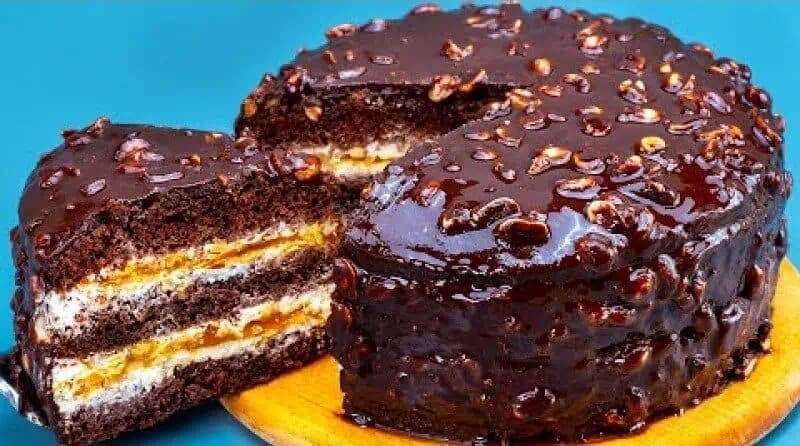 Všetky kamarátky teraz robia SNICKERS tortu doma: Jednoduchý RECEPT na luxusnú dobrotu krok za krokom!