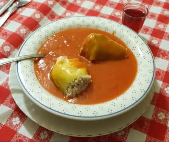 Za celých 30 rokov som neochutnala lepšiu: Tajný TRIK, s ktorým plnená paprika chutí absolútne dokonale!