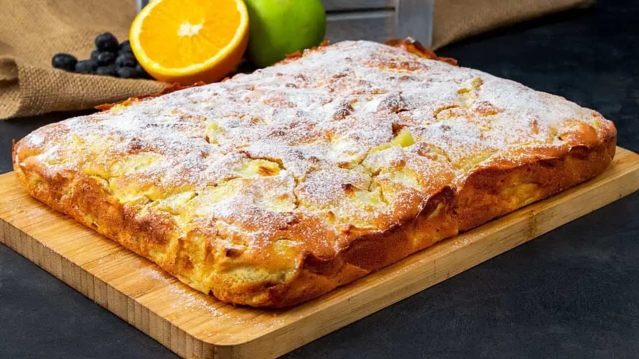 Ak máte 5 jabĺk, 5 vajec a 3 minúty, skúste tento JABLKOVÝ KOLÁČ: Každý kúsok sa len rozplýva na jazyku!