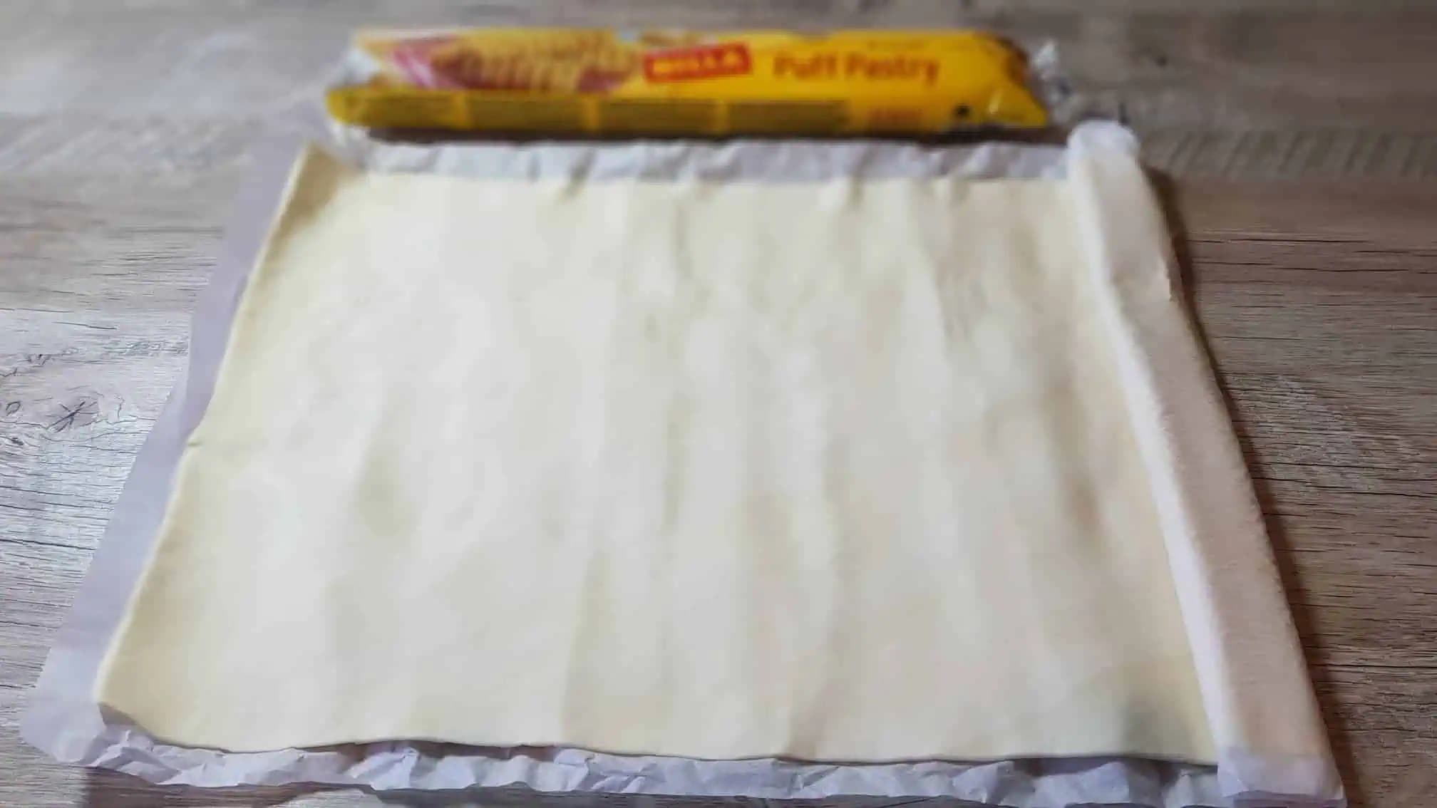 Ak nemáte čas, toto PREDJEDLO je vašou záchranou: Fantastický recept z lístkového cesta, chutí ako PIZZA!