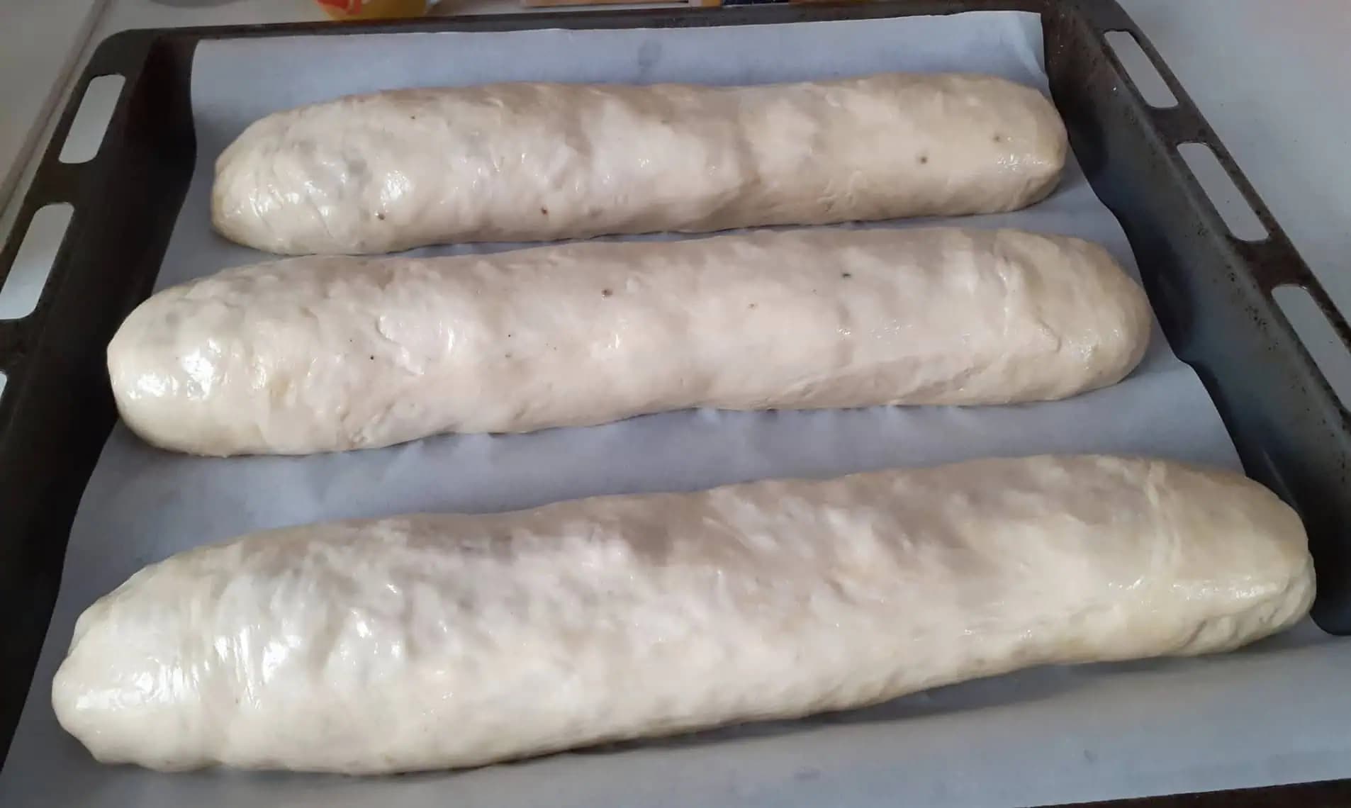 Z LÍSTKOVÉHO už nepečiem, toto je jednotka: Fantastické RÝCHLE cesto na záviny z PIVA – vyzerajú ako z cukrárne!