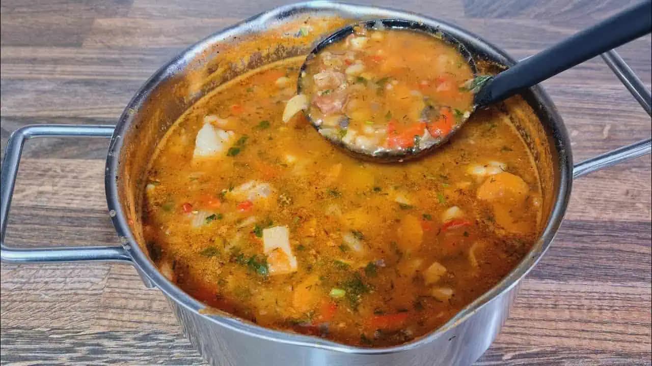 Slávna SRBSKÁ fazuľová polievka „ČORBA“! Tak chutna a pritom jednoduchá – varím ju aj na Vianoce!