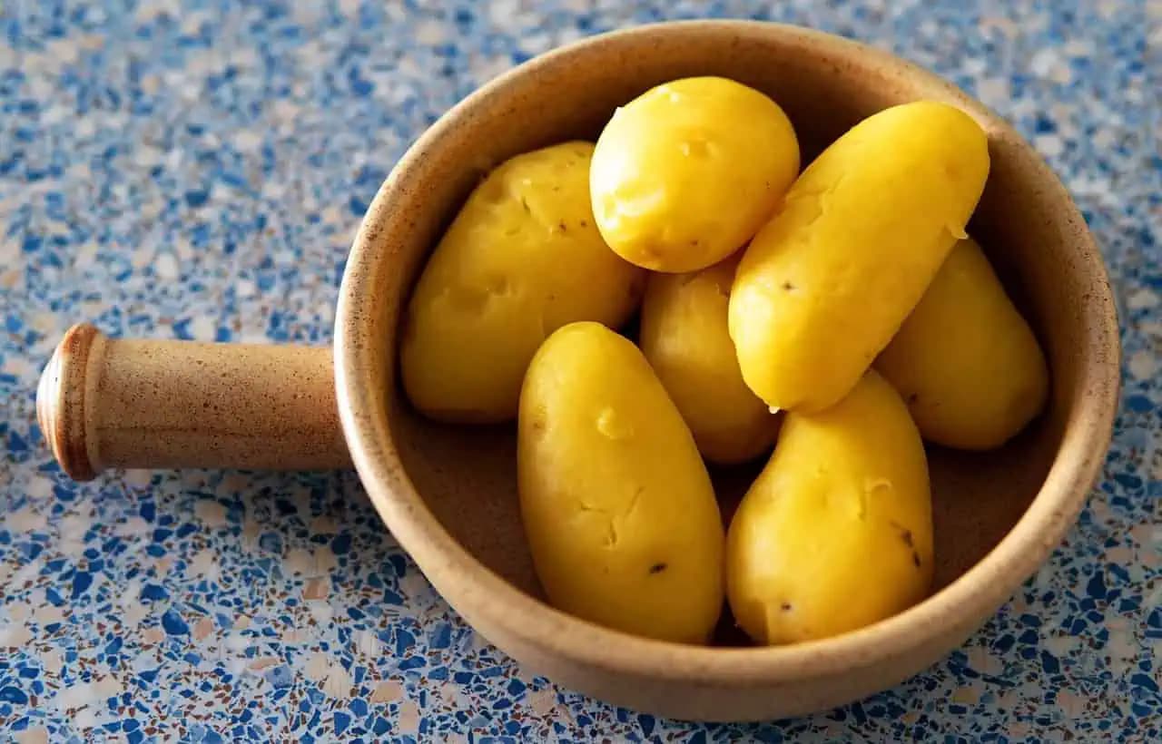 Všetci ospevujú tieto zemiaky so syrom a cesnakom: Skúsila som pripraviť k obedu a o hodinku sme piekli druhú várku, sú fantastické!