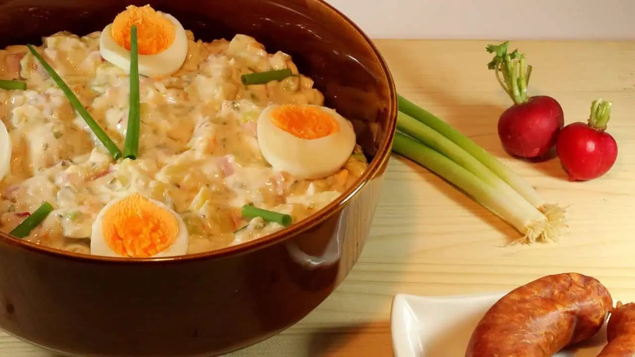 Na Veľkú noc vyskúšajte poľský zemiakový šalát