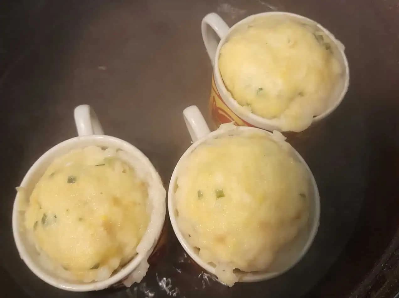 Odkedy mám tento RECEPT, kysnutá knedľa sa u nás nerobí: Bleskové HRNČEKOVÉ KNEDLE – tomuto sa iný recept nevyrovná!