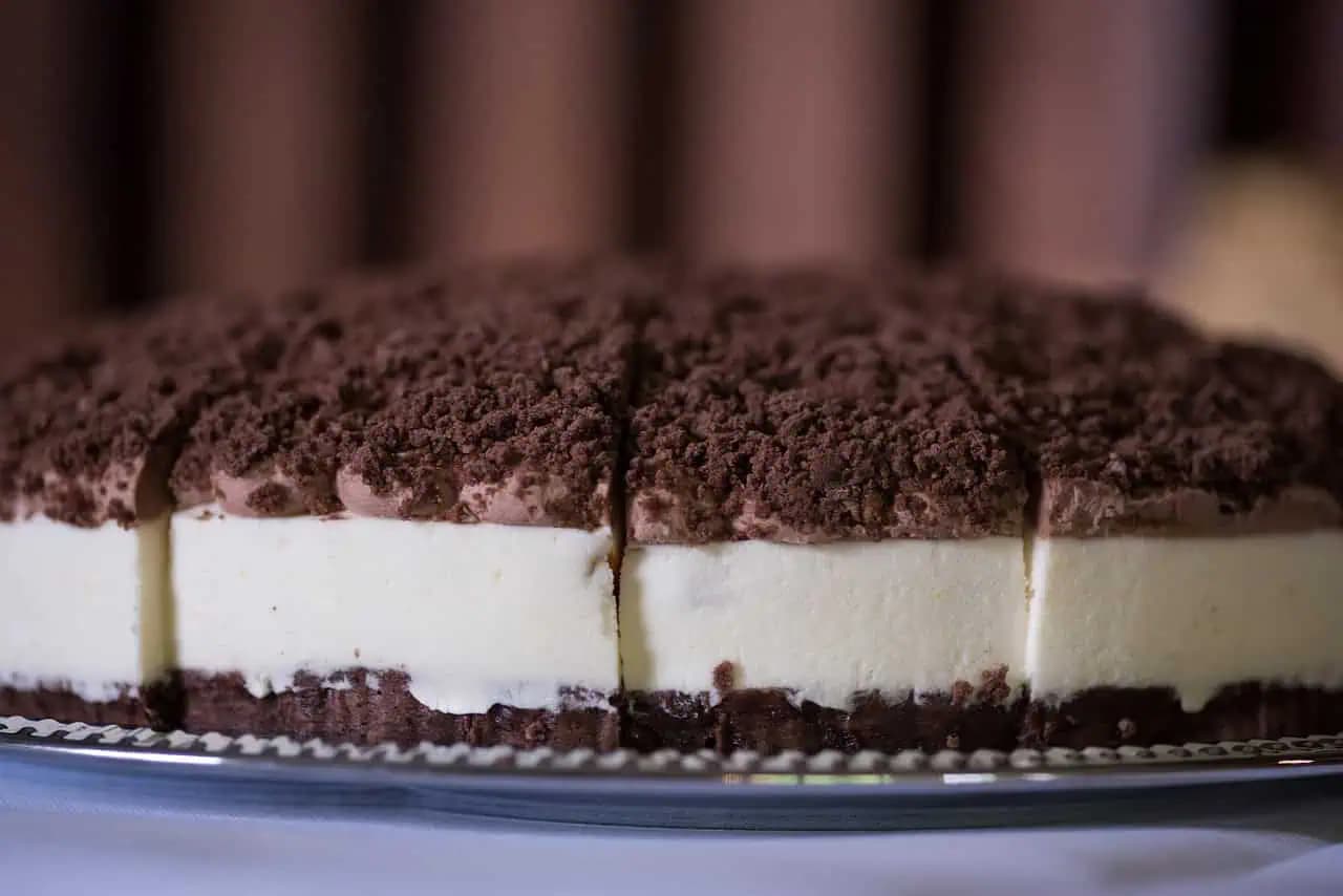 Jednoduchá torta bez pečenia: LEN 7 ingrediencií a pár minút prípravy!