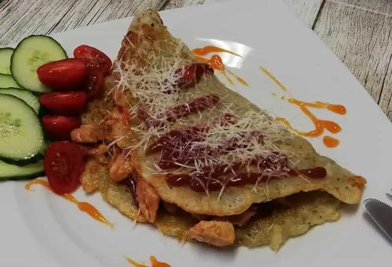 Luxusná zemiaková placka plnená kuracím mäsom a syrom: Hneď vám vonia celá kuchyňa – tip na výborný obed!