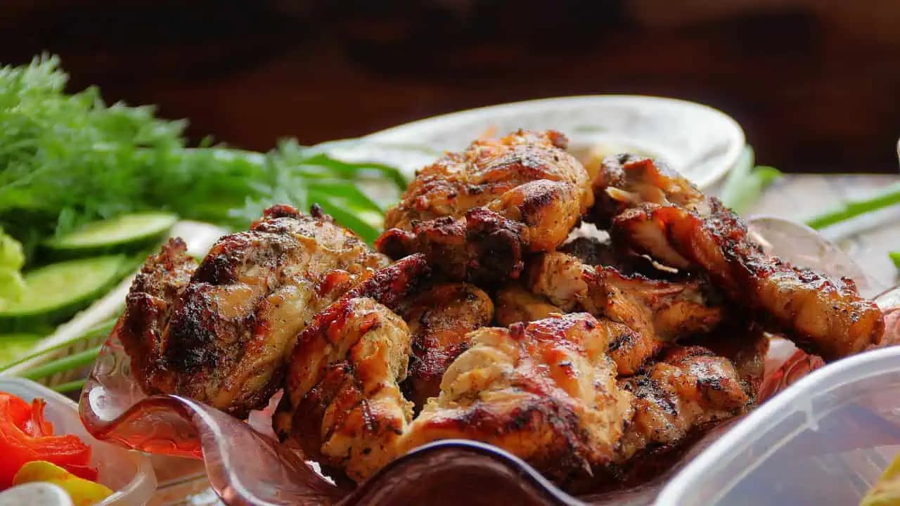 Nový recept na chutné a šťavnaté kuracie stehná: Ukážem vám perfektný spôsob, ako pripraviť kura!