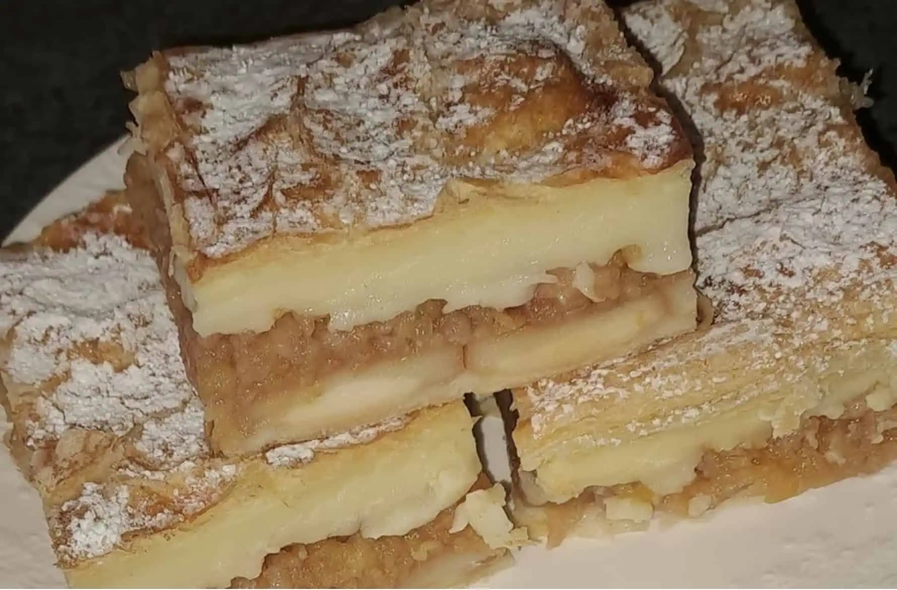 Vezmite jablká, lístkové cesto, puding a urobte tento super krémový koláč: Jablkový KRÉMOVNÍK je hotový za pol hodinu!