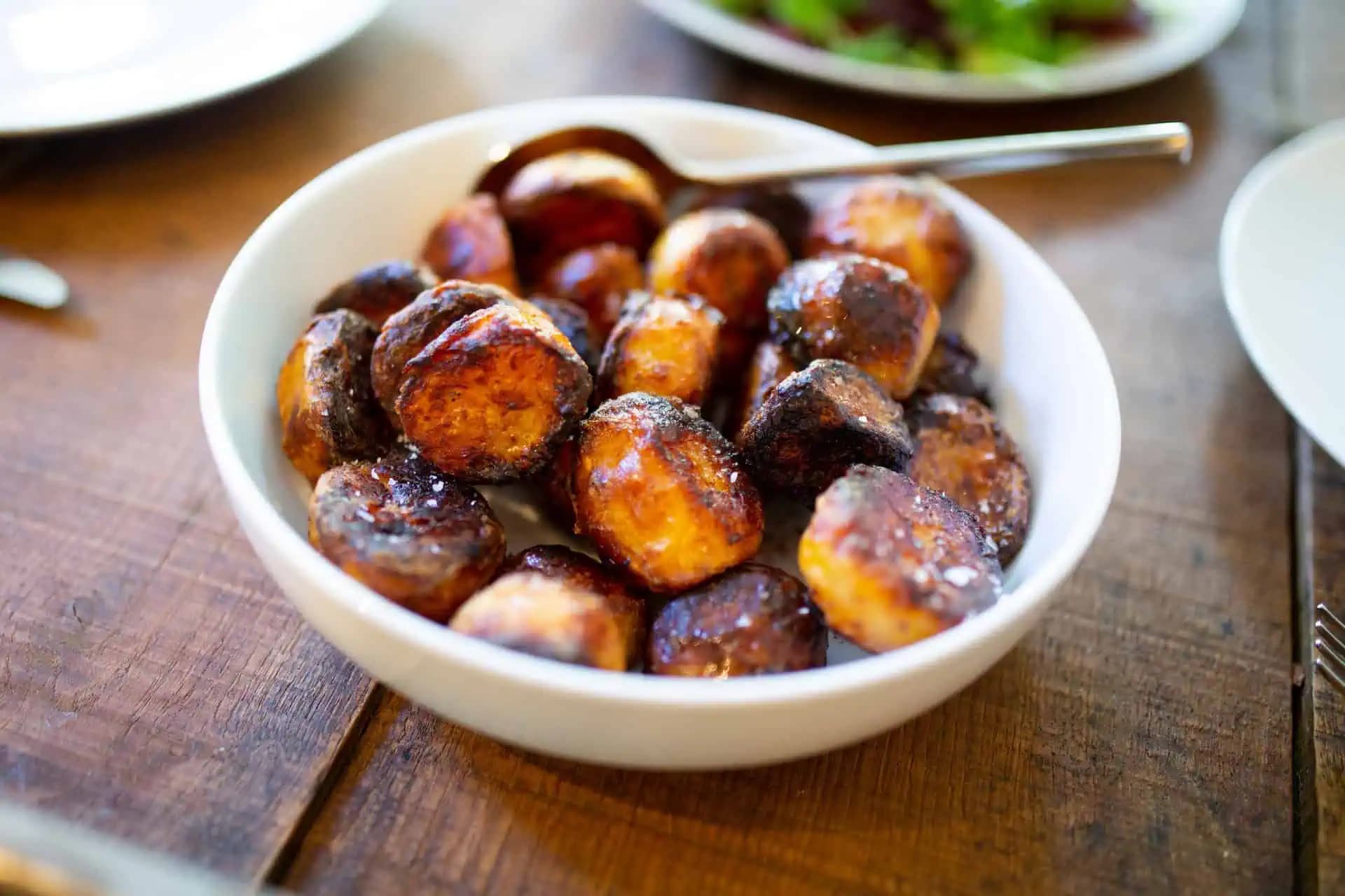 Zemiaky vložím do vrecka, zalejem ich jogurtom a hodím do rúry: Lepšie som nejedol!