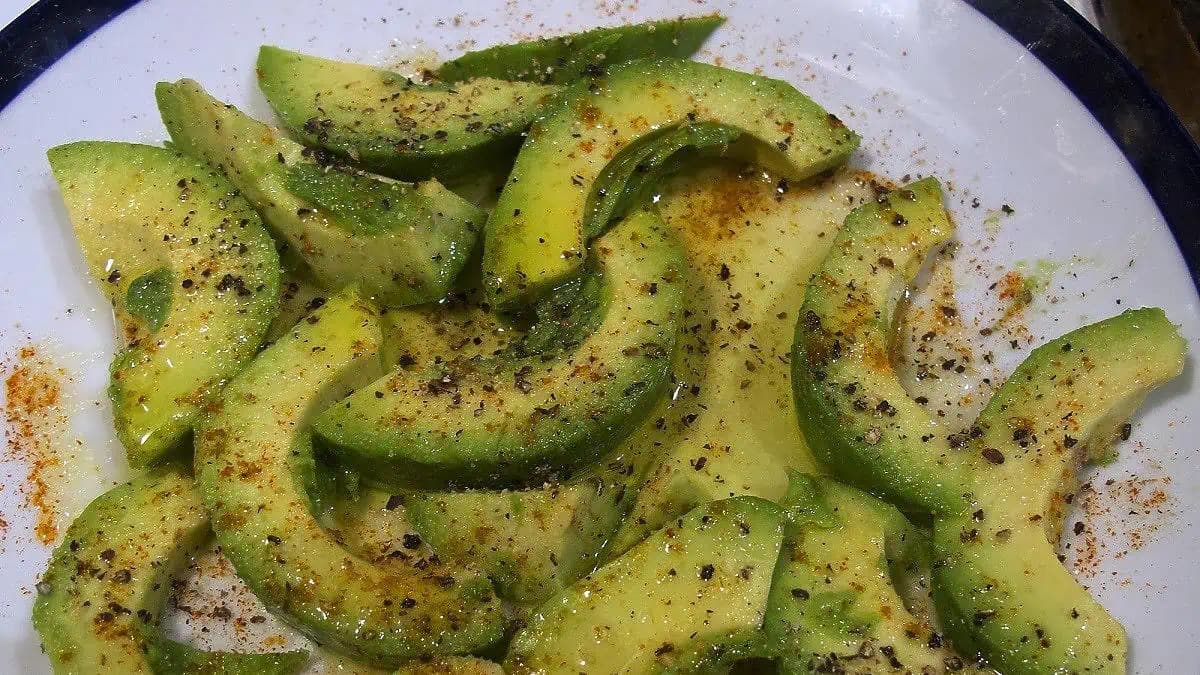 Je známy najlepší možný spôsob, ako jesť avokádo: Vďaka jednej jedinej prísade získa chuť a charakter!