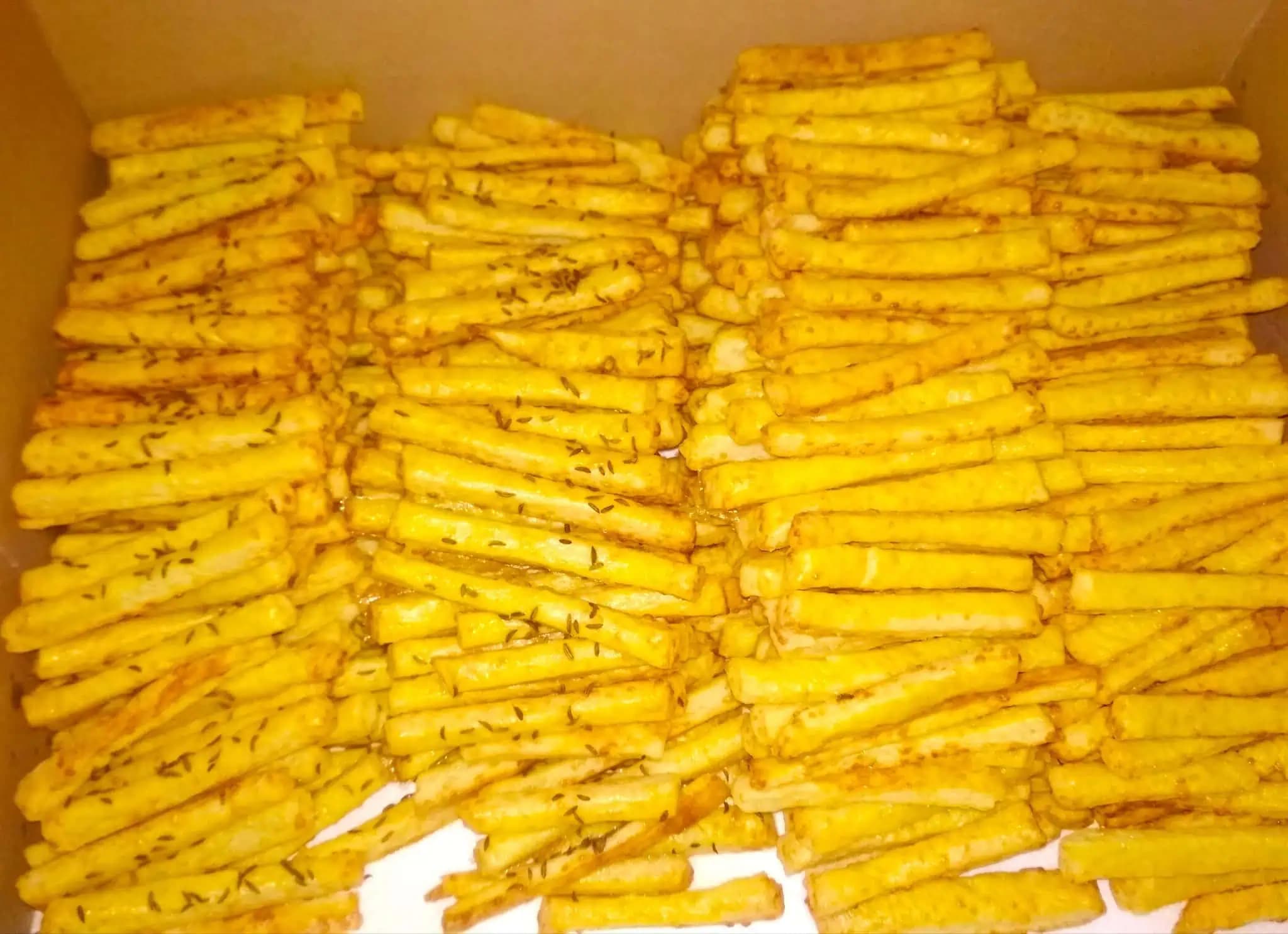 Prudko žravé cesnakovo-syrové tyčinky: Prvých 100 kusov zmizlo rýchlosťou blesku!