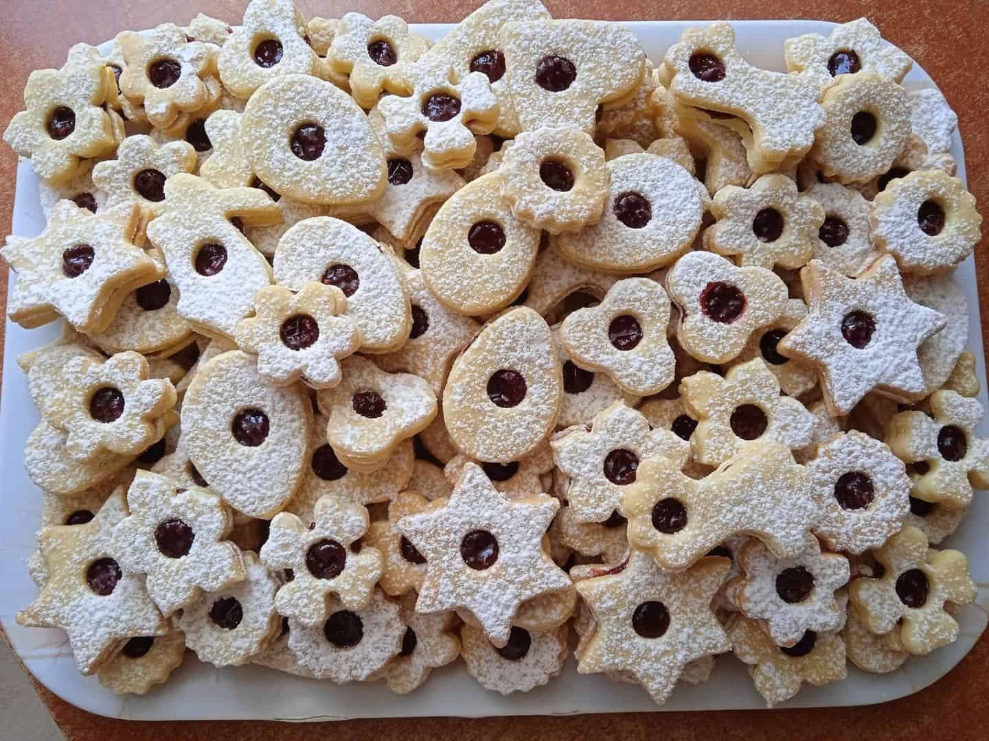 Falošné linecké cesto z jogurtu: Odkedy mám tento recept, klasické linecké už nepečiem – upečiete z neho úplne všetko!