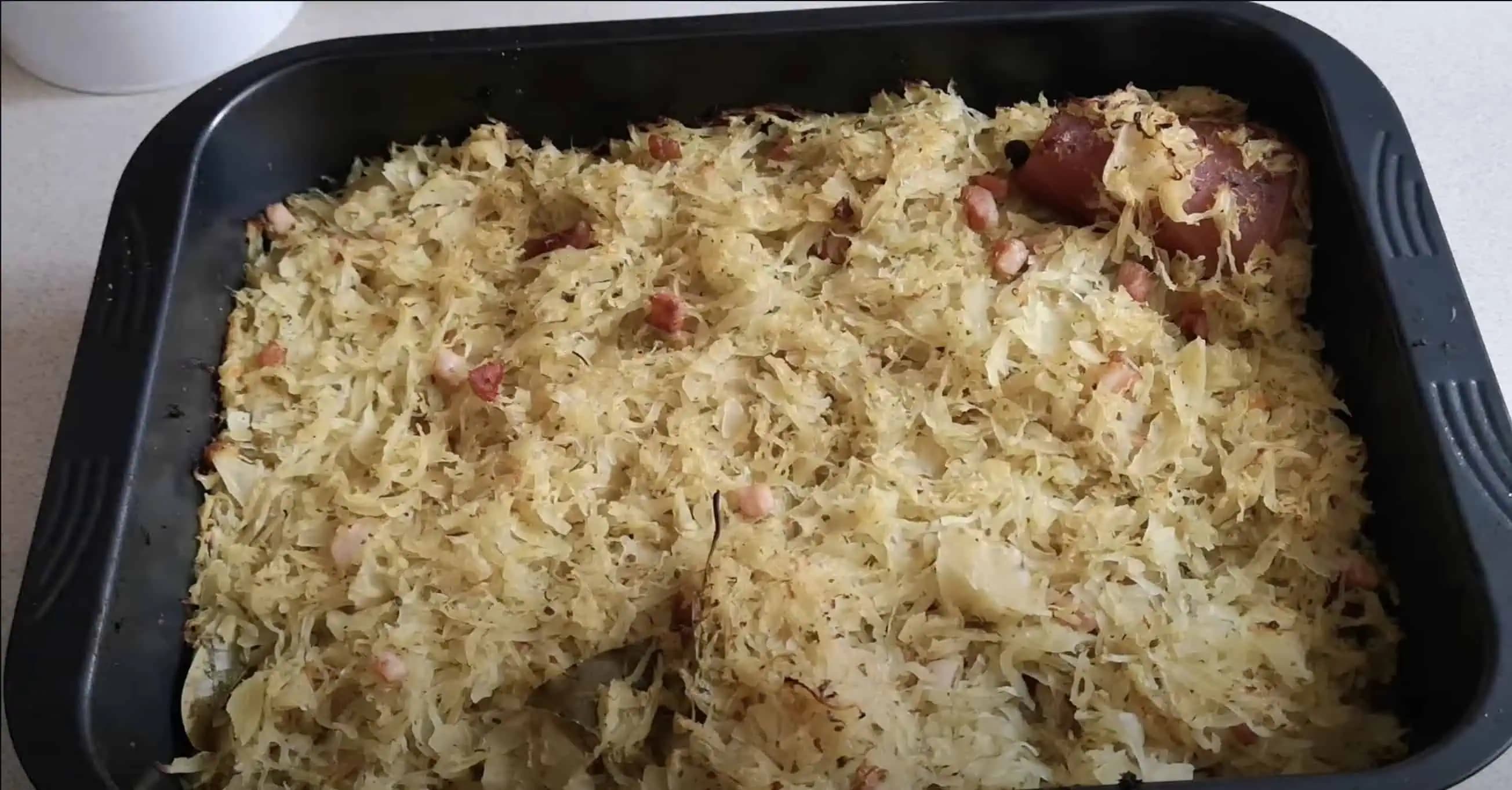Fantastická zapekaná kyslá kapusta s klobáskou: RECEPT!