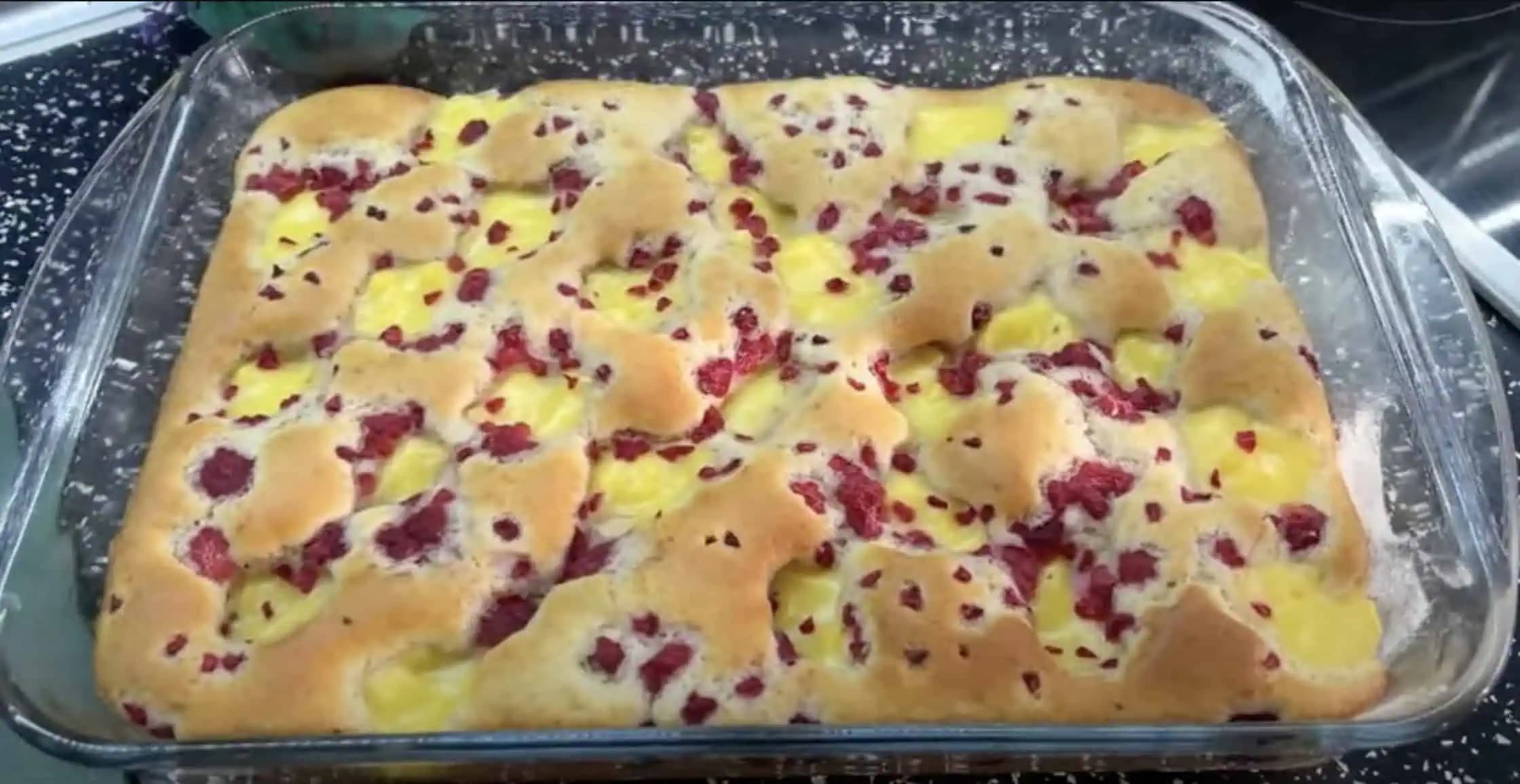 Fantastická HRNČEKOVÁ rýchlovka s tvarohom: Recept, ktorý vám zaberie 5 minút!