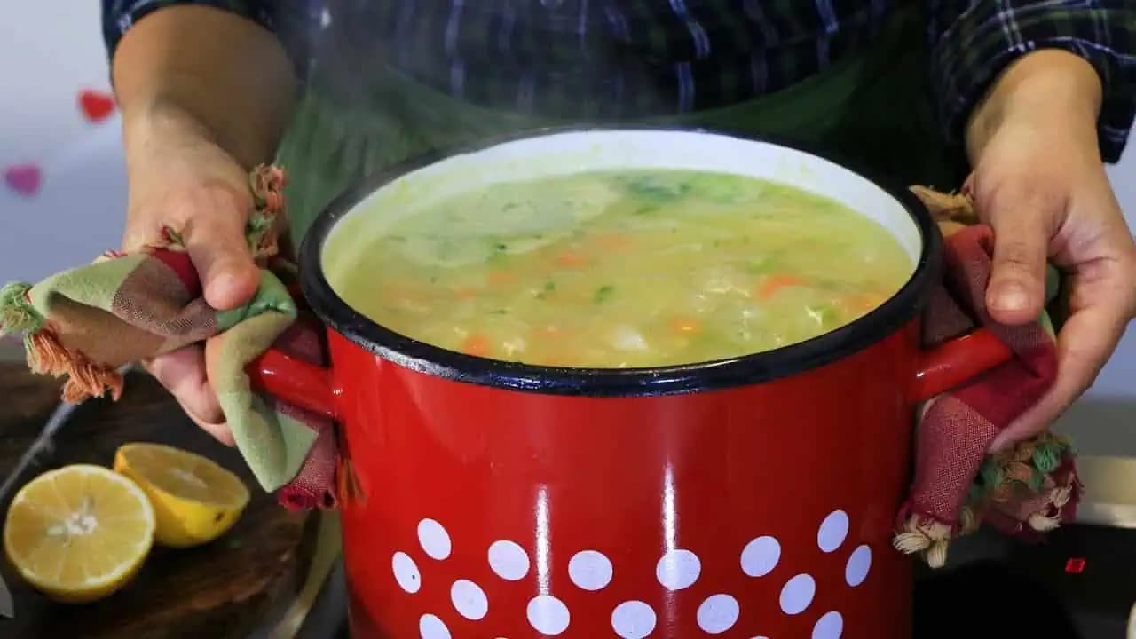 Slávna CHORVÁTSKA biela polievka: Varím ju na všetky oslavy a sviatky, každý zháňa tento recept!